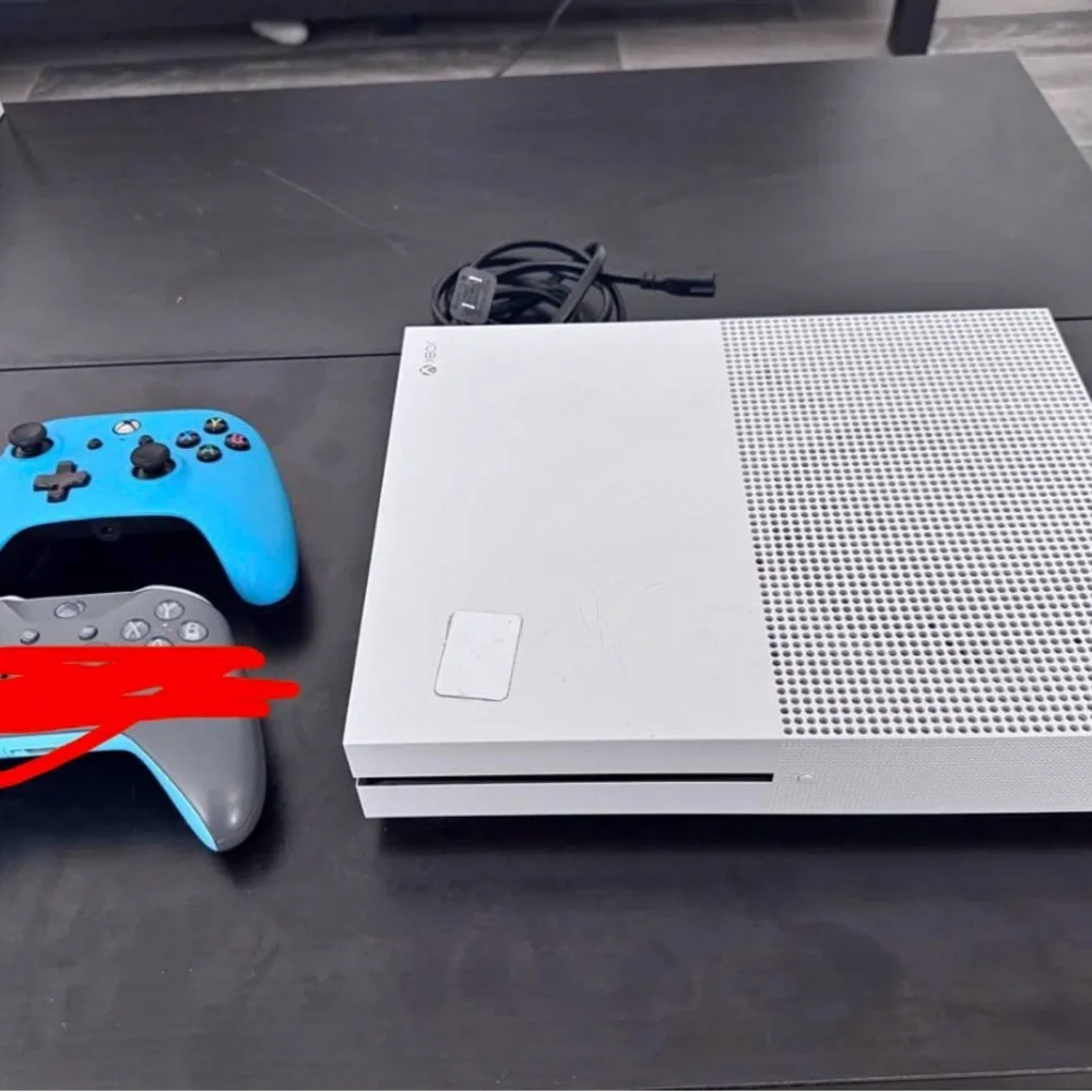 Microsoft Xbox One S Console in White